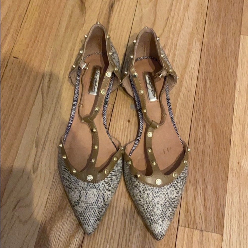 Halogen Olson Pointy Toe Studded T-Strap Flat